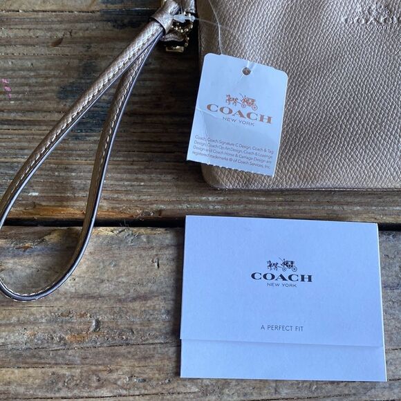 Coach Purse Small  - Picture 3 of 7